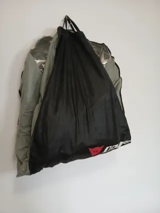 Mono dainese talla 50