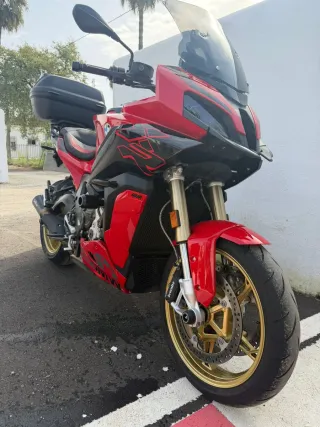 BMW S 1000 XR 2023 Roja y Negra