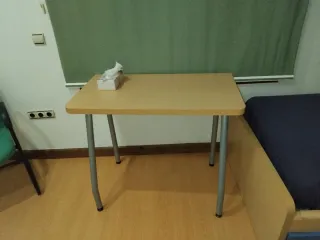 Cama con cajones y mesita de noche