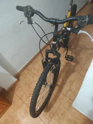 Bicicleta kX Sporty Negra y Amarilla