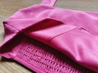 Top rosa crop escote cuadrado talla M