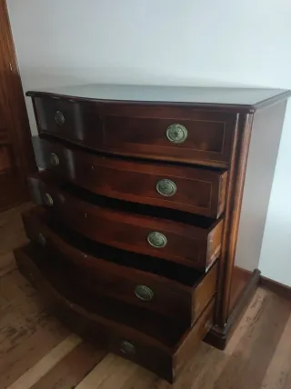 Mueble buró clásico de madera