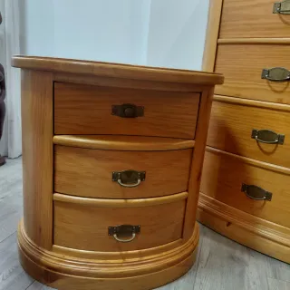 Conjunto cómoda, mesitas y galán madera