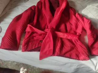 Chaqueta Adolfo Dominguez Talla 38 Roja. Preciosa