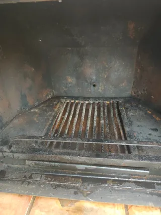 Casete de chimenea metálico con puertas de cristal