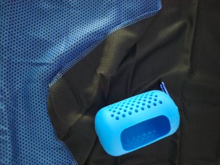 Asciugamano sportivo blu rinfrescante per allename