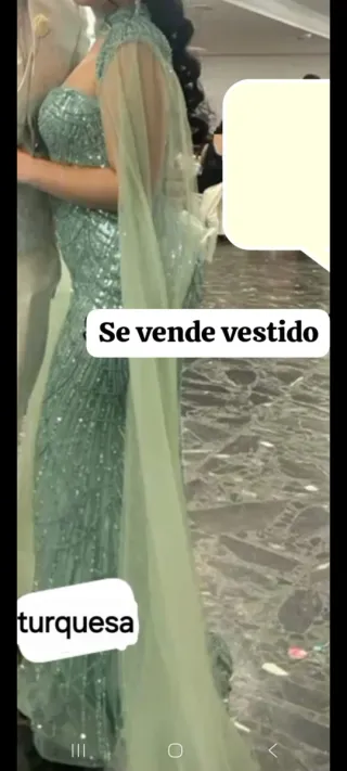 Vestido de fiesta negro con pedrería