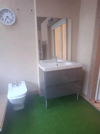 Mueble Lavabo, Bidé y Espejo Gris y mueble de pie