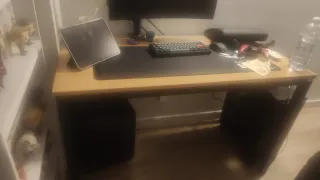 Mesa de escritorio madera y negro