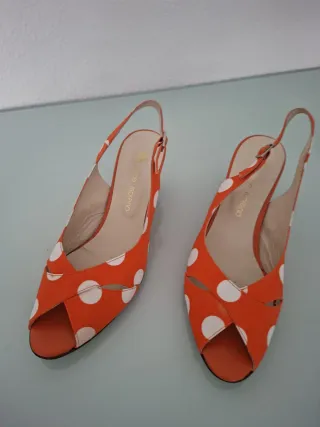 Zapatos Pepe Moreno lunares T.39