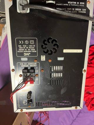 Sistema de Audio JVC con Altavoces