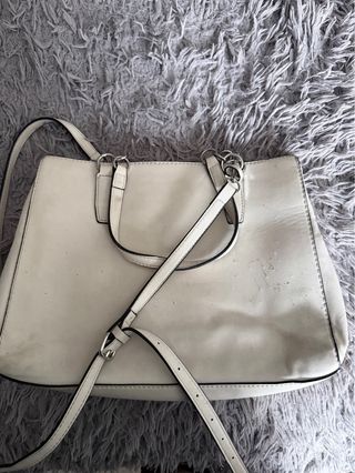 Bolso Guess blanco/beige acolchado