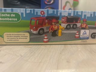Coche de bomberos con accesorios