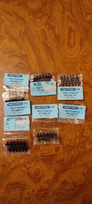 Ibertren HO Ref.2603. Attacchi vintage originali