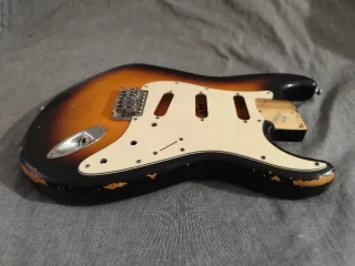Cuerpo Squier Stratocaster Relic Sunburst