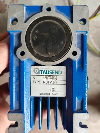 Motor MRS con reductor TAUSEND