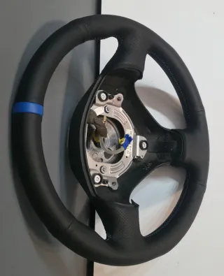 Volante Audi TT MK1 Negro con Costuras Azules