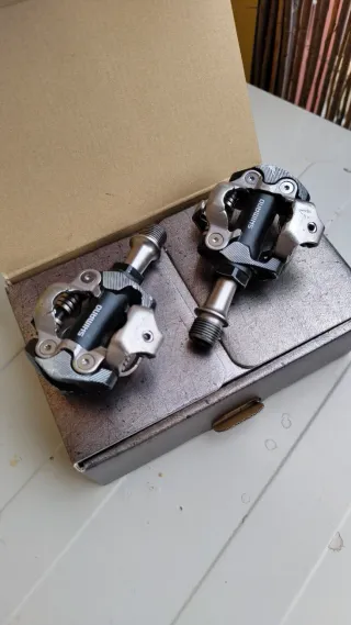 Pedales Shimano Deore XT M8100