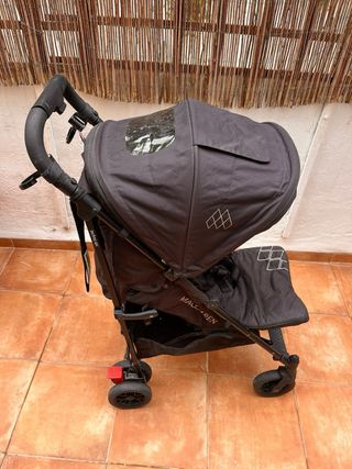 Carro de bebé Maclaren Techno Arc plegable.