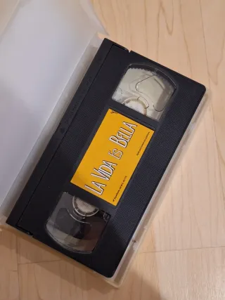 La Vida es Bella VHS