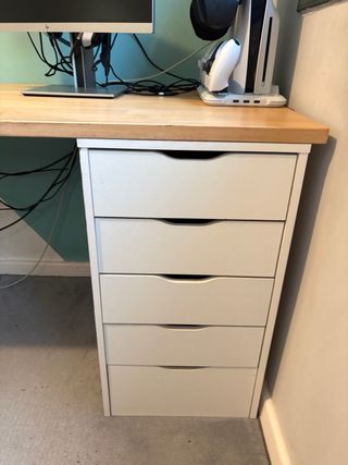 Escritorio 200x65 cm y silla ergonómica