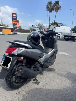 Yamaha NMAX 125 Gris Scooter Automática