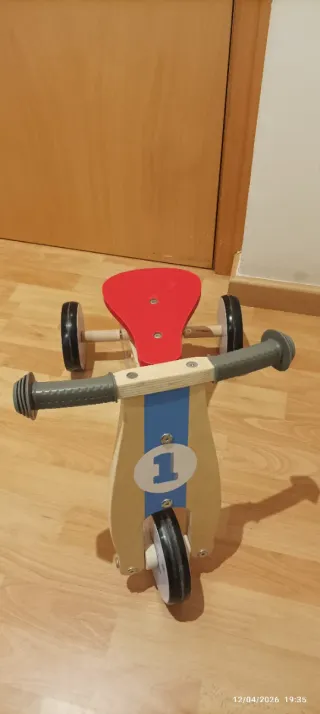Triciclo de madera infantil