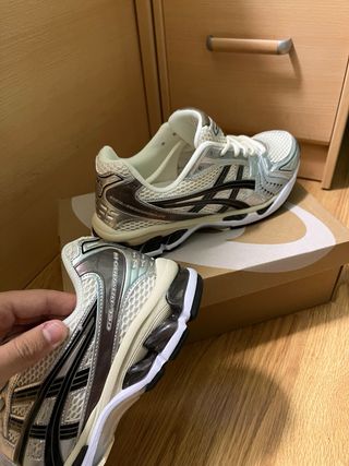 Asics Gel Kayano 14 Marrón
