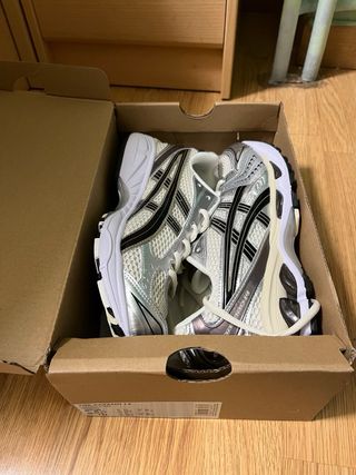 Asics Gel Kayano 14 Marrón