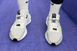 Zapatillas Nike Running Verdes y Blancas