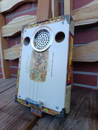 Cigar Box Guitar