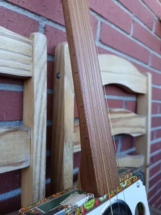 Cigar Box Guitar