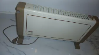 Calentador Ufesa Blanco y Marrón