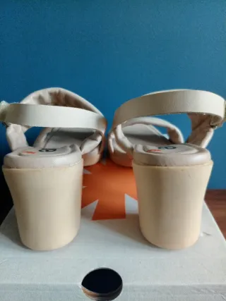 Sandalias de tacón Art nuevas talla 42 de piel