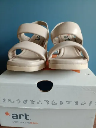 Sandalias de tacón Art nuevas talla 42 de piel