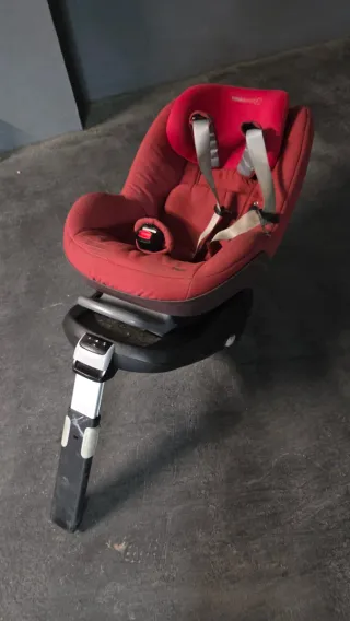 Silla de coche para bebé roja