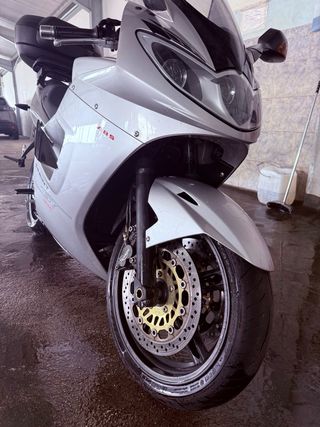 Triumph Sprint 1050 ST Plata