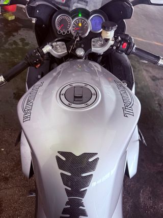 Triumph Sprint 1050 ST Plata
