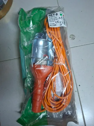 Lámpara de obra amarilla con gancho