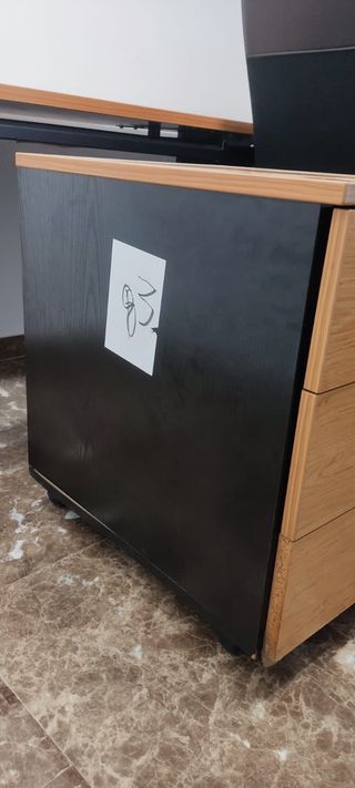Escritorio en L con cajonera