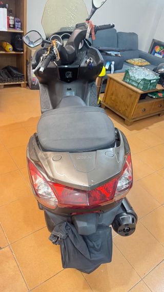 Maxi Scooter 125cc Gris 2011