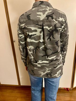 Giacca Zara militare con toppe e patchworks
