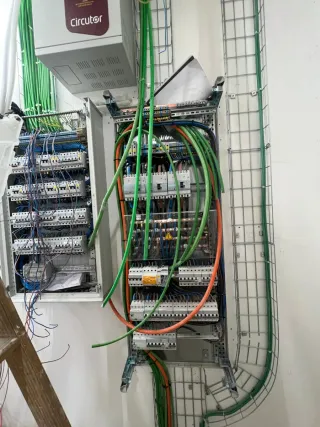 Title: Electricista econ