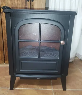 Estufa eléctrica imitación chimenea.