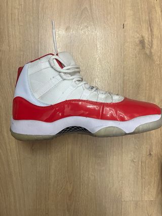 Zapatillas Jordan 11 Rojas y Blancas