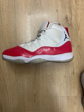 Zapatillas Jordan 11 Rojas y Blancas