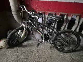 Bicicleta BMX BTWIN Negra