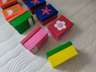 Cajas de regalo decoradas con flores