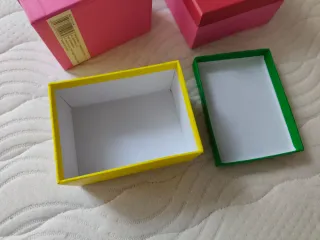 Cajas de regalo decoradas con flores
