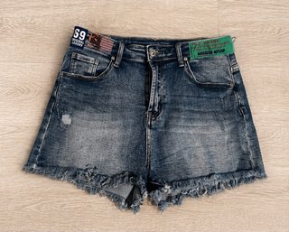 Shorts vaqueros deshilachados con parches talla 40